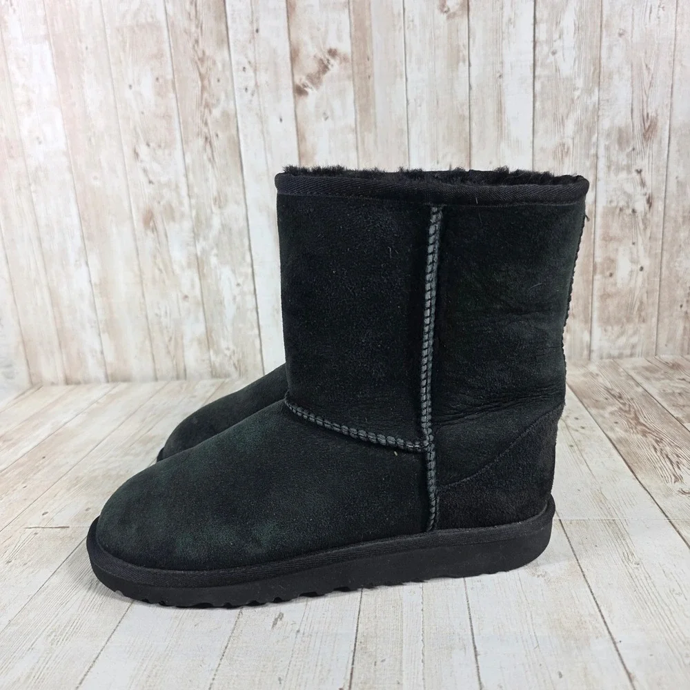 UGG Australia Women's Black Suede Sheepskin‎ Lined Boots Size 5